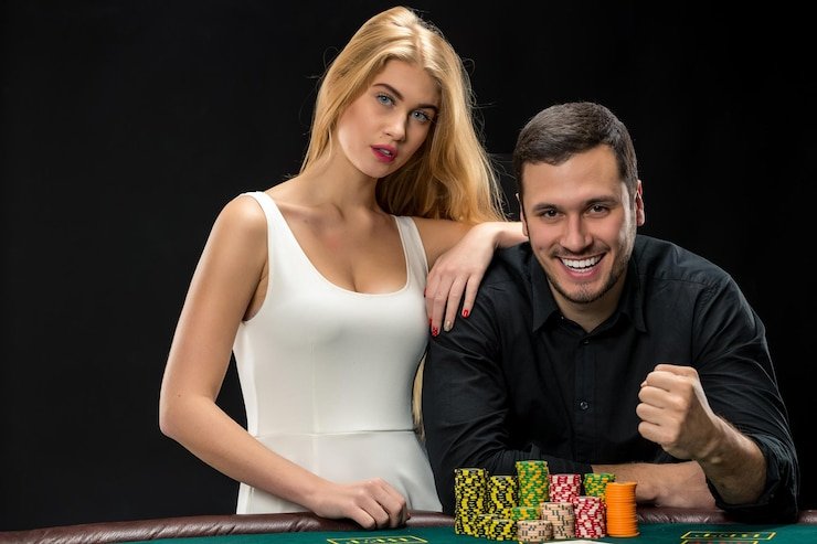Antarmuka mobile pedetogel menampilkan meja roulette langsung dengan sesi dealer profesional
